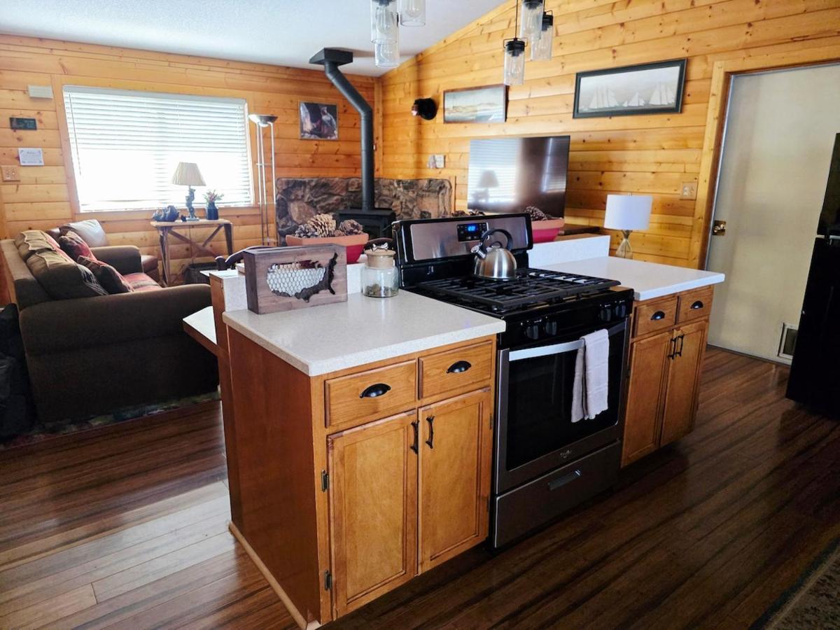Bear Escapes II Affordable Luxury Cabin Sugarloaf 外观 照片